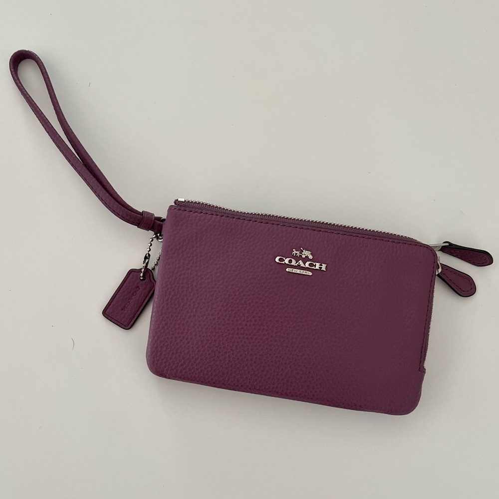 Nwt Coach wallet/wristlet